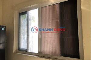 Cửa lưới chống muỗi kết hợp rèm màn tổ ong