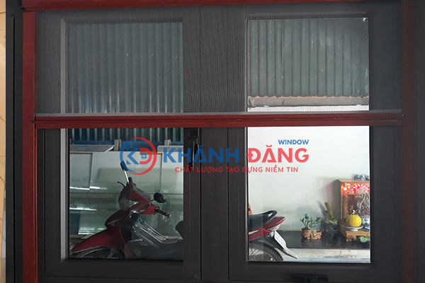 Cửa lưới dạng cuốn dọc