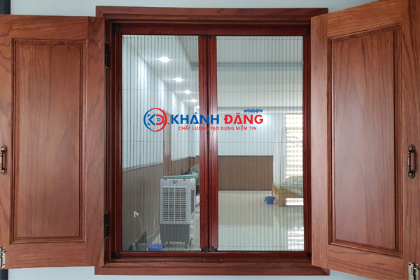Lắp đặt cửa lưới chống muỗi dạng xếp ghép cánh không ray