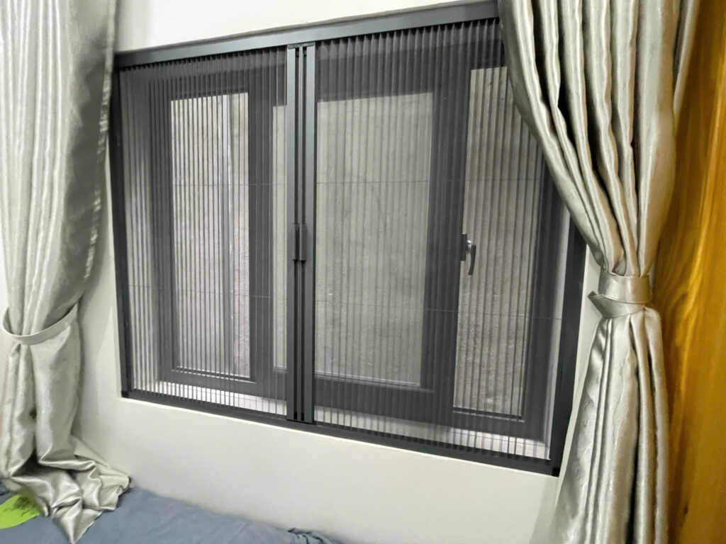 Tại sao nên lắp đặt cửa lưới chống muỗi Khánh Đăng?